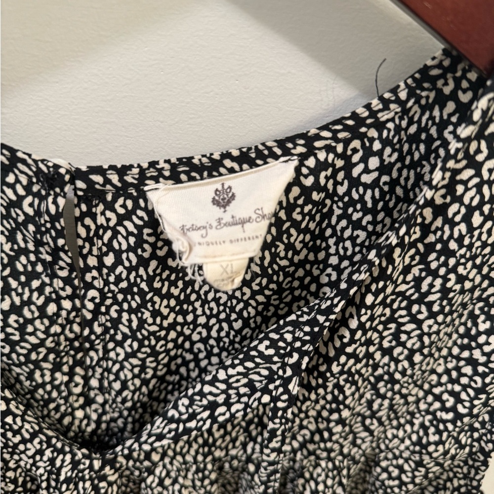Fun Blouse - Picture 3 of 3